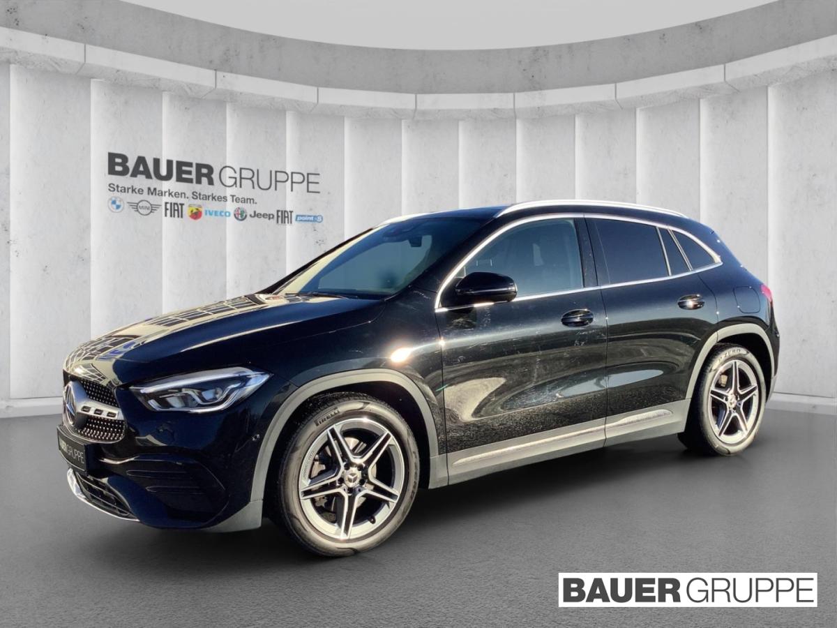 MERCEDES-BENZ GLA 250 in Schwarz von vorne