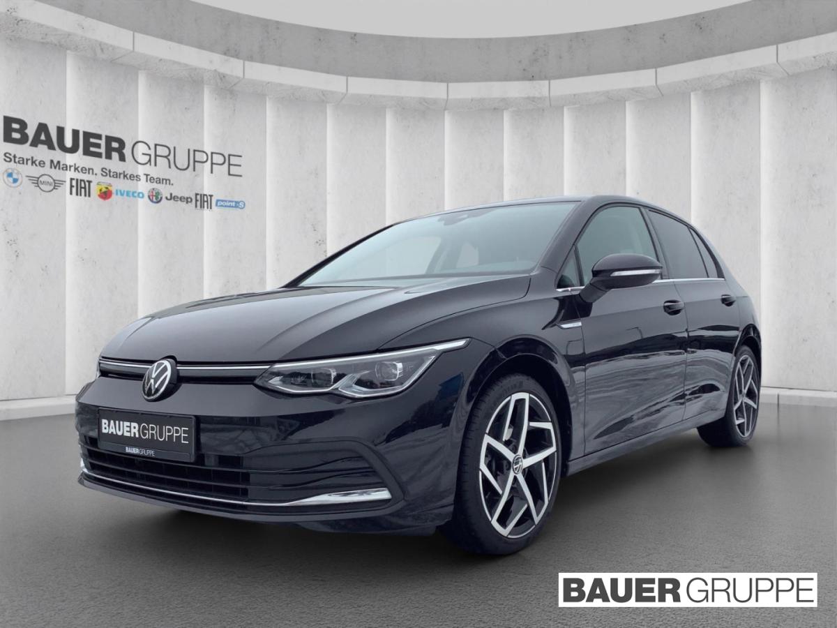 VW Golf in Schwarz von vorne