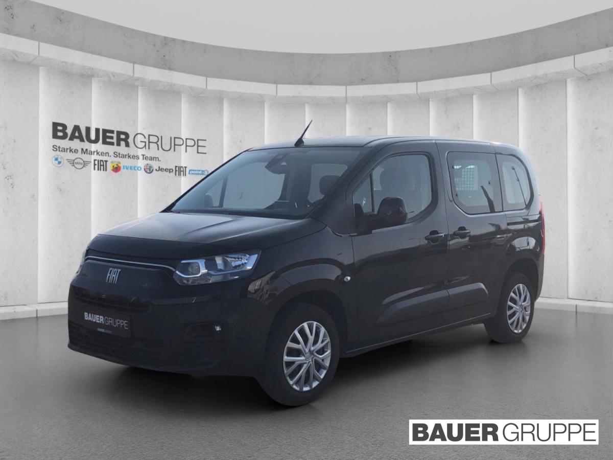 FIAT Doblo in Schwarz von vorne
