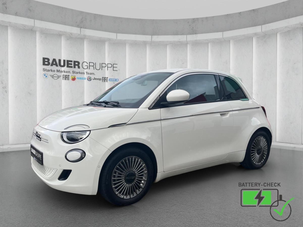 FIAT 500e in Weiß von vorne