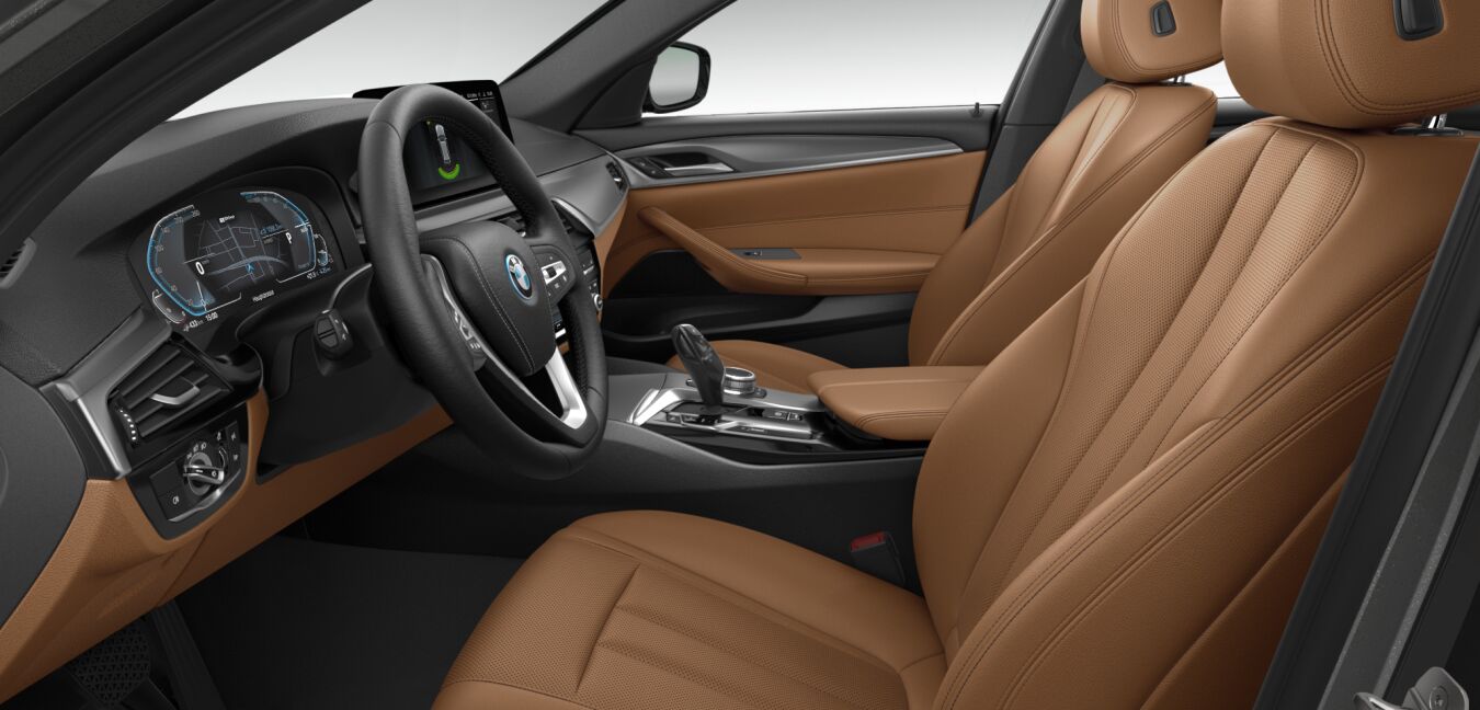 BMW BMW 5er im Innenraum seitlich BMW BMW 5er im Innenraum seitlich