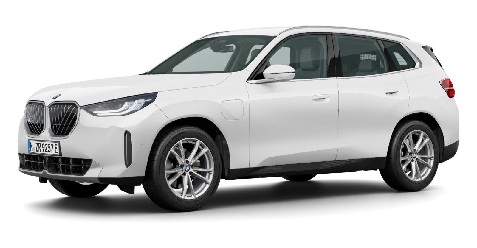 BMW X3 30e xDrive in Weiß von vorne BMW X3 30e xDrive in Weiß von vorne