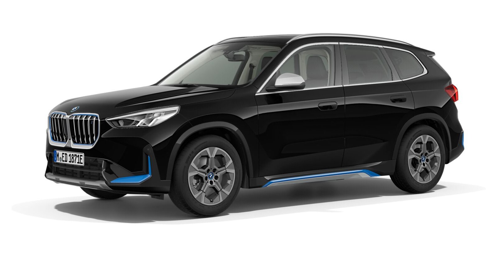 BMW iX1 xDrive30 in Schwarz von vorne BMW iX1 xDrive30 in Schwarz von vorne