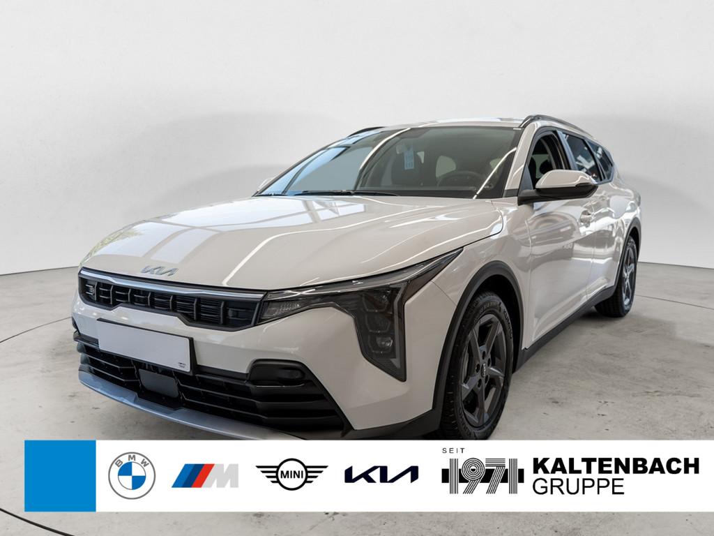 KIA K4 Sportswagon 1.6 T-GDI Vision in Weiß von vorne KIA K4 Sportswagon 1.6 T-GDI Vision in Weiß von vorne