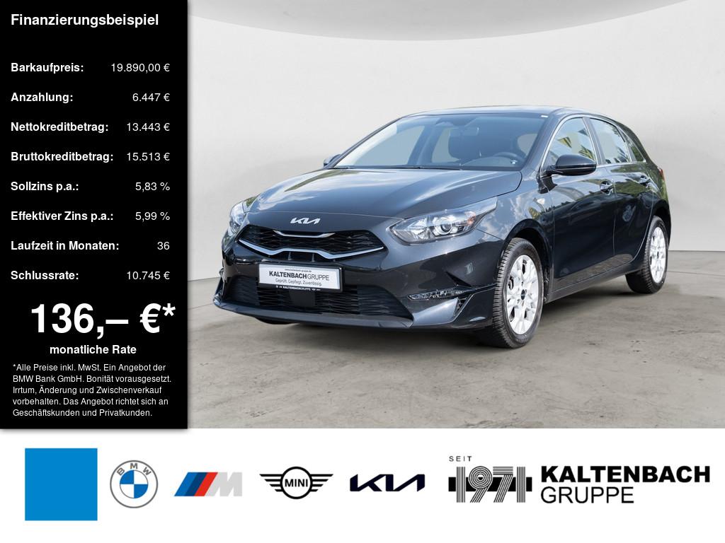 KIA Ceed 1.5 T-GDI Vision in Schwarz von vorne KIA Ceed 1.5 T-GDI Vision in Schwarz von vorne