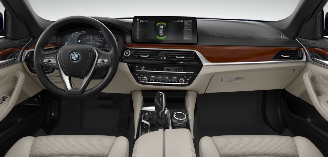 BMW BMW 5er im Innenraum von vorne BMW BMW 5er im Innenraum von vorne