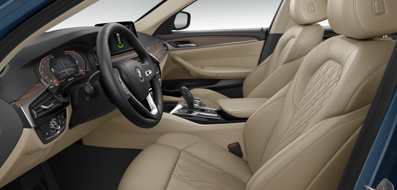 BMW BMW 5er im Innenraum seitlich BMW BMW 5er im Innenraum seitlich