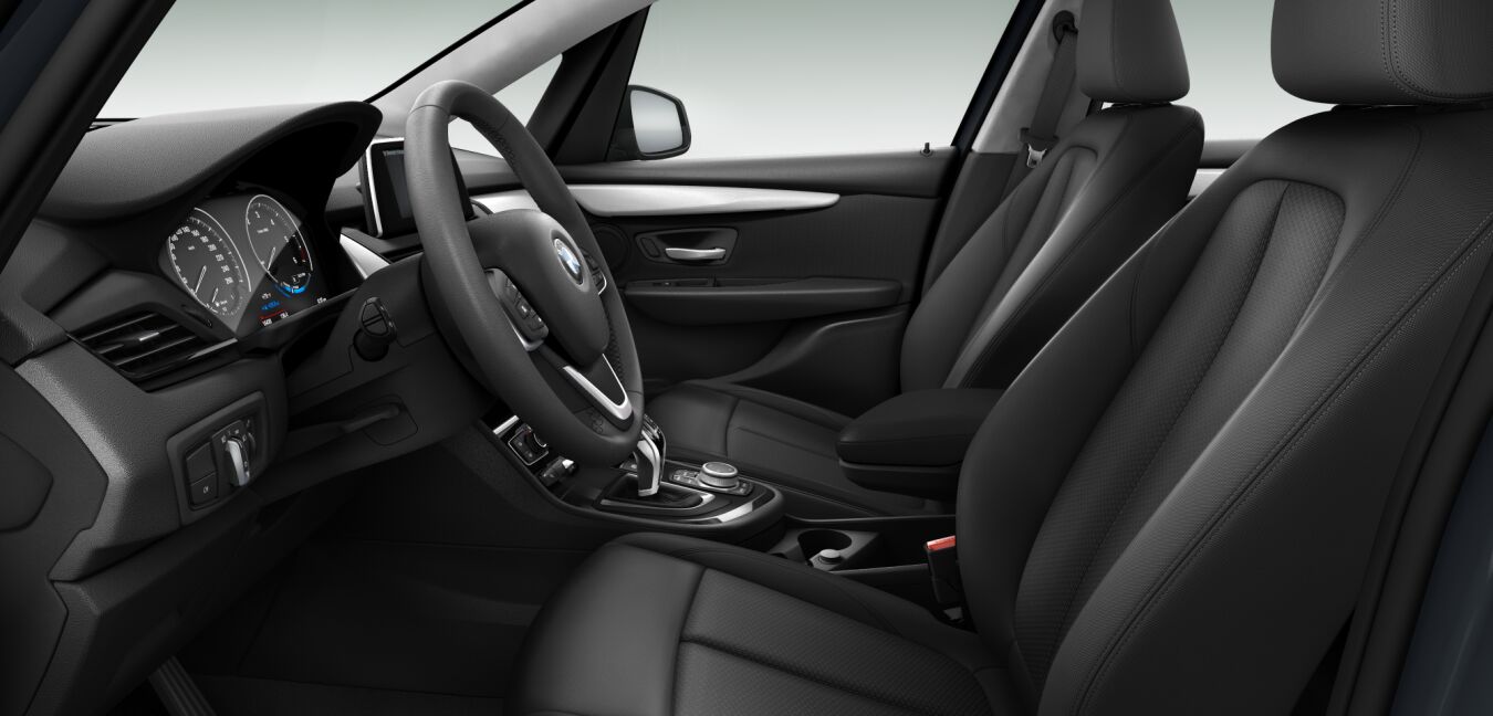 BMW BMW 2er im Innenraum seitlich BMW BMW 2er im Innenraum seitlich