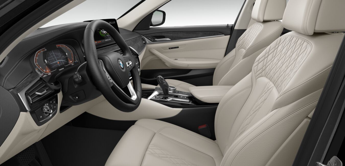 BMW BMW 5er im Innenraum seitlich BMW BMW 5er im Innenraum seitlich