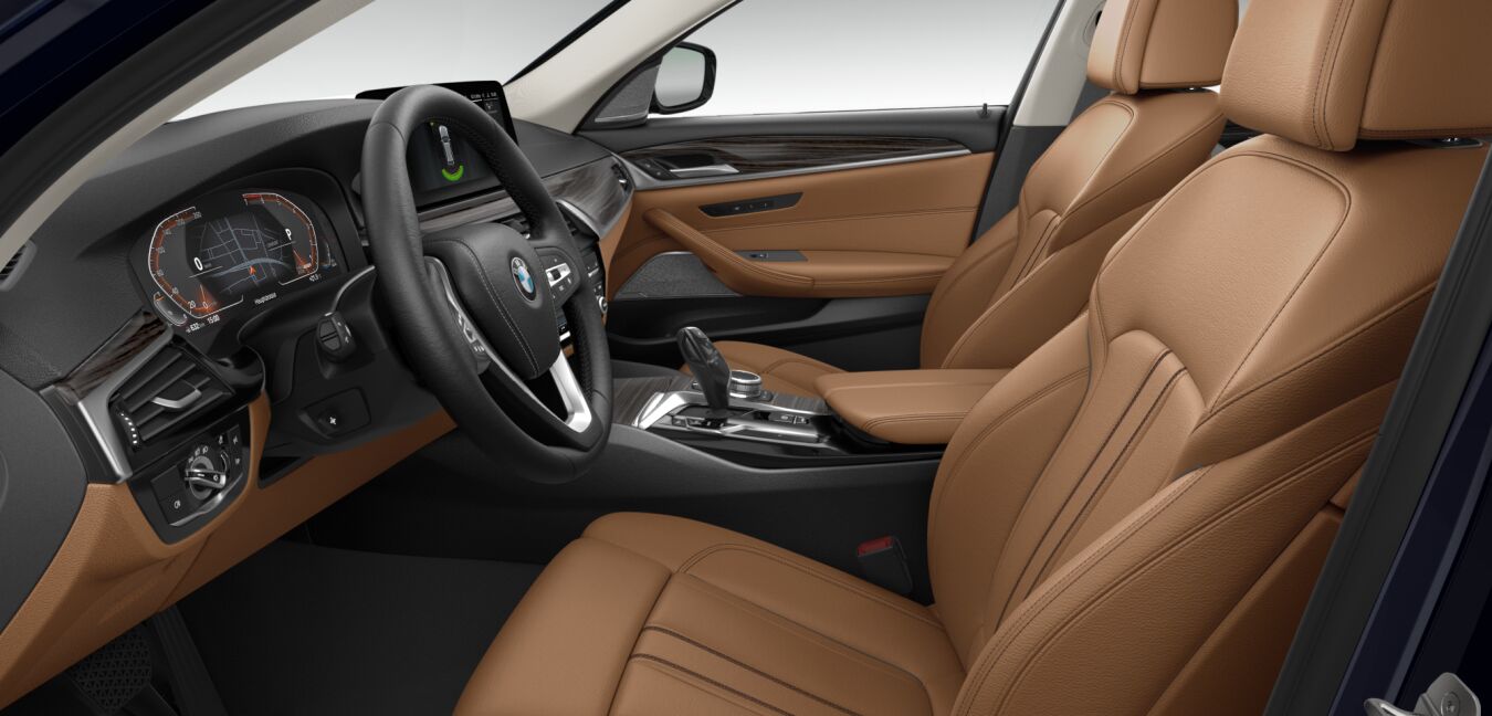 BMW BMW 5er im Innenraum seitlich BMW BMW 5er im Innenraum seitlich