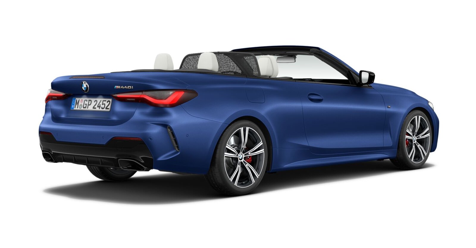BMW BMW 4er in Blau von hinten