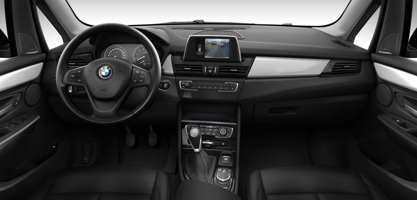 BMW BMW 2er im Innenraum von vorne BMW BMW 2er im Innenraum von vorne