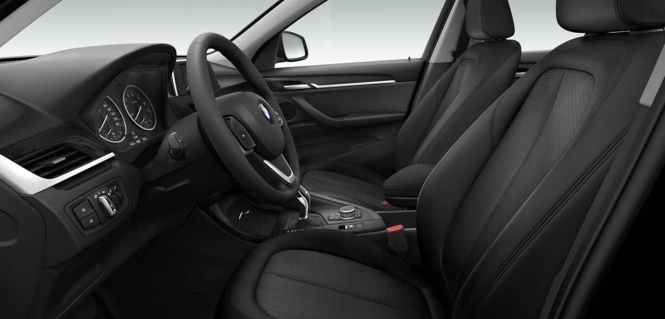 BMW BMW X im Innenraum seitlich