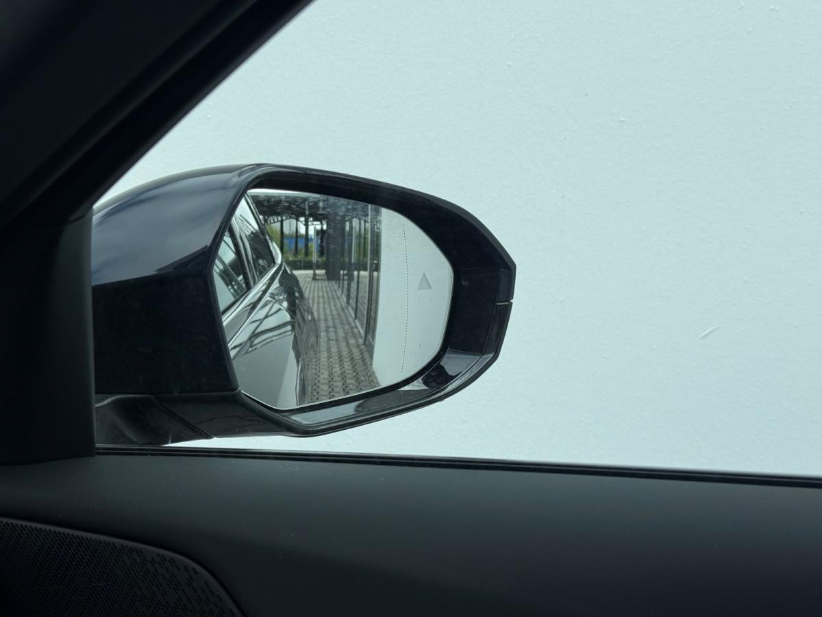 Originalaufnahme des Fahrzeugs Originalaufnahme des Fahrzeugs