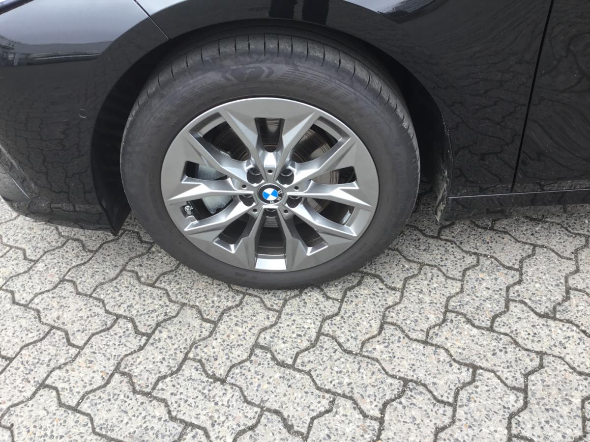 BMW 120 mit Detailansicht auf die Felgen
