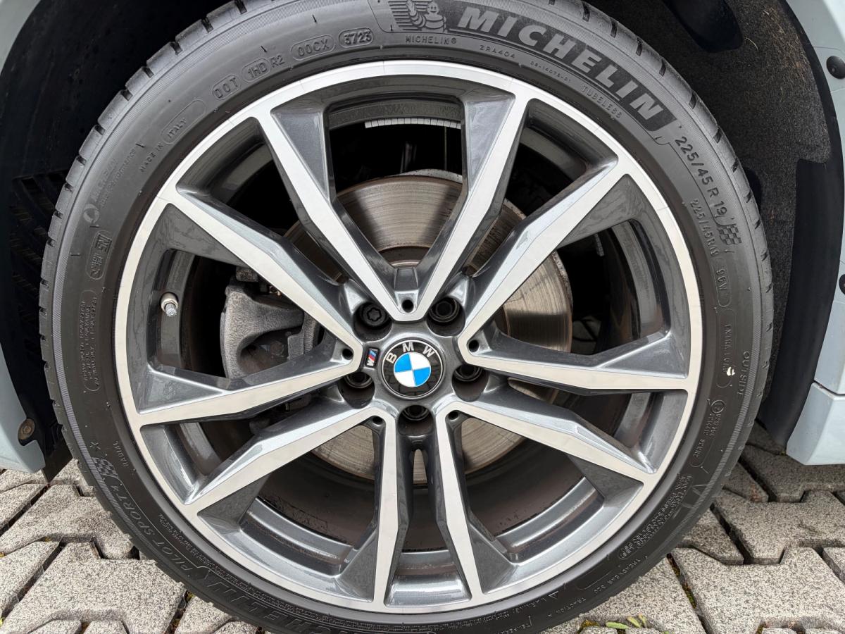 Originalaufnahme des Fahrzeugs Originalaufnahme des Fahrzeugs