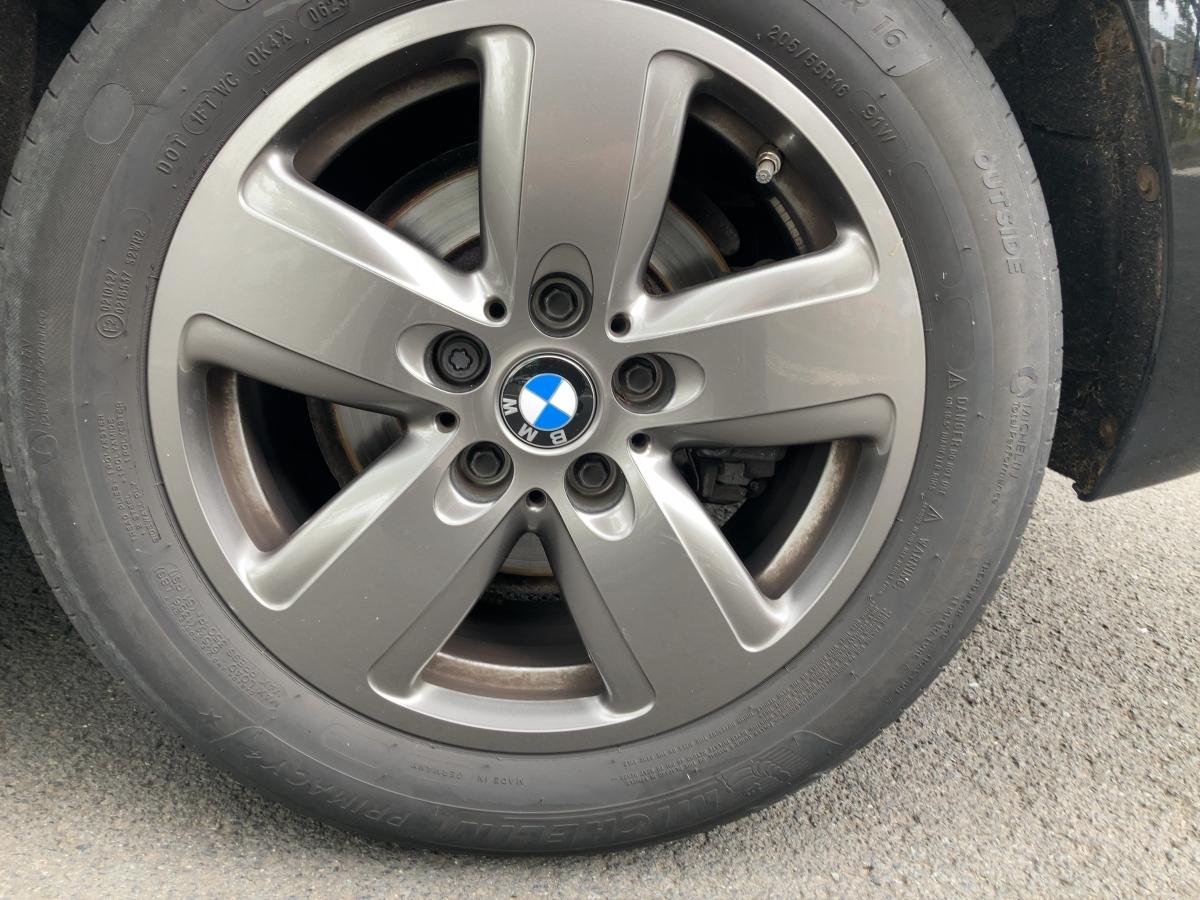 Originalaufnahme des Fahrzeugs Originalaufnahme des Fahrzeugs