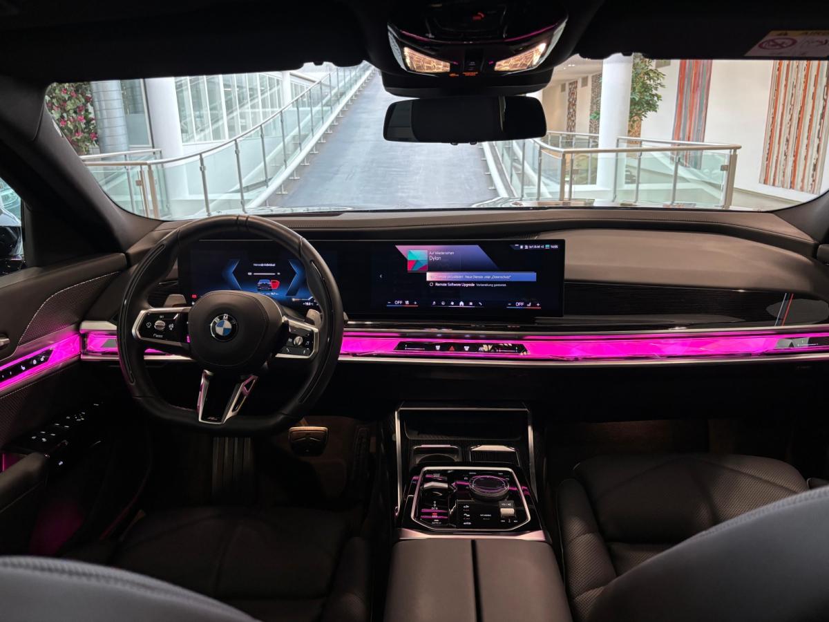 BMW 740d xDrive Limousine im Innenraum