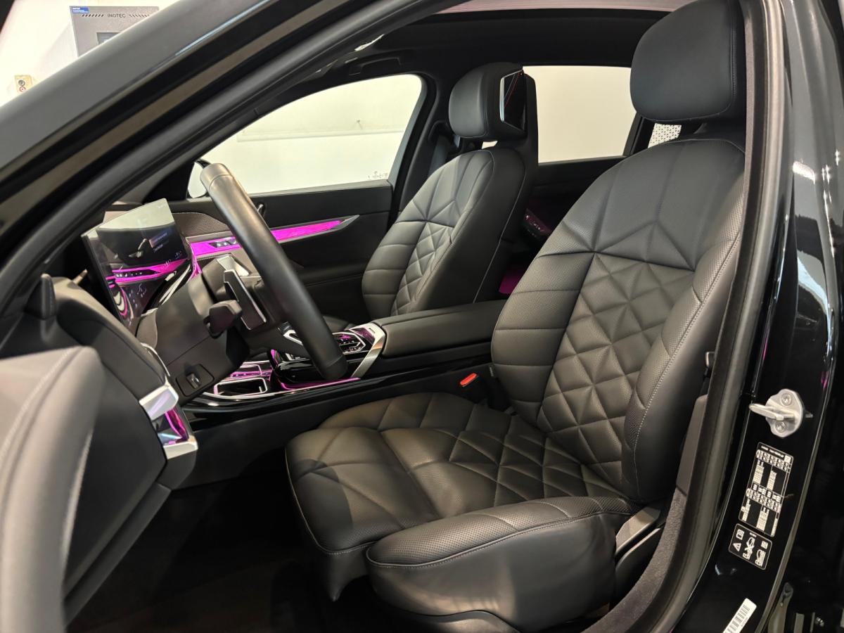 BMW 740d xDrive Limousine im Innenraum