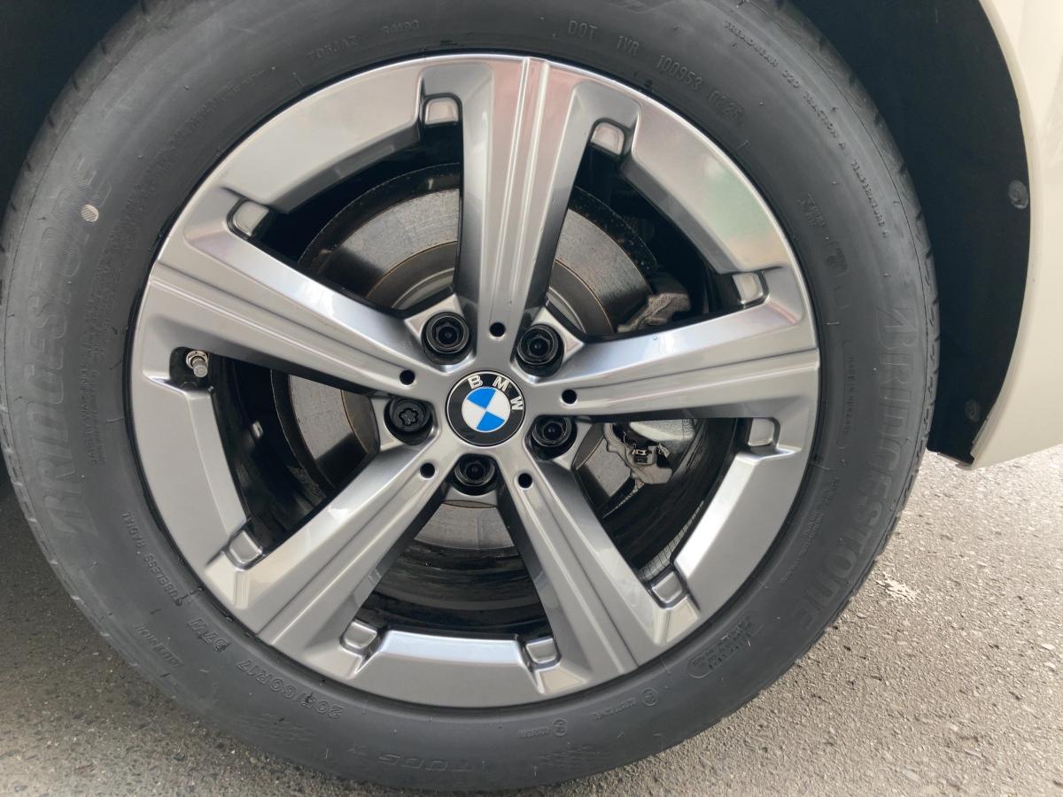 Originalaufnahme des Fahrzeugs Originalaufnahme des Fahrzeugs