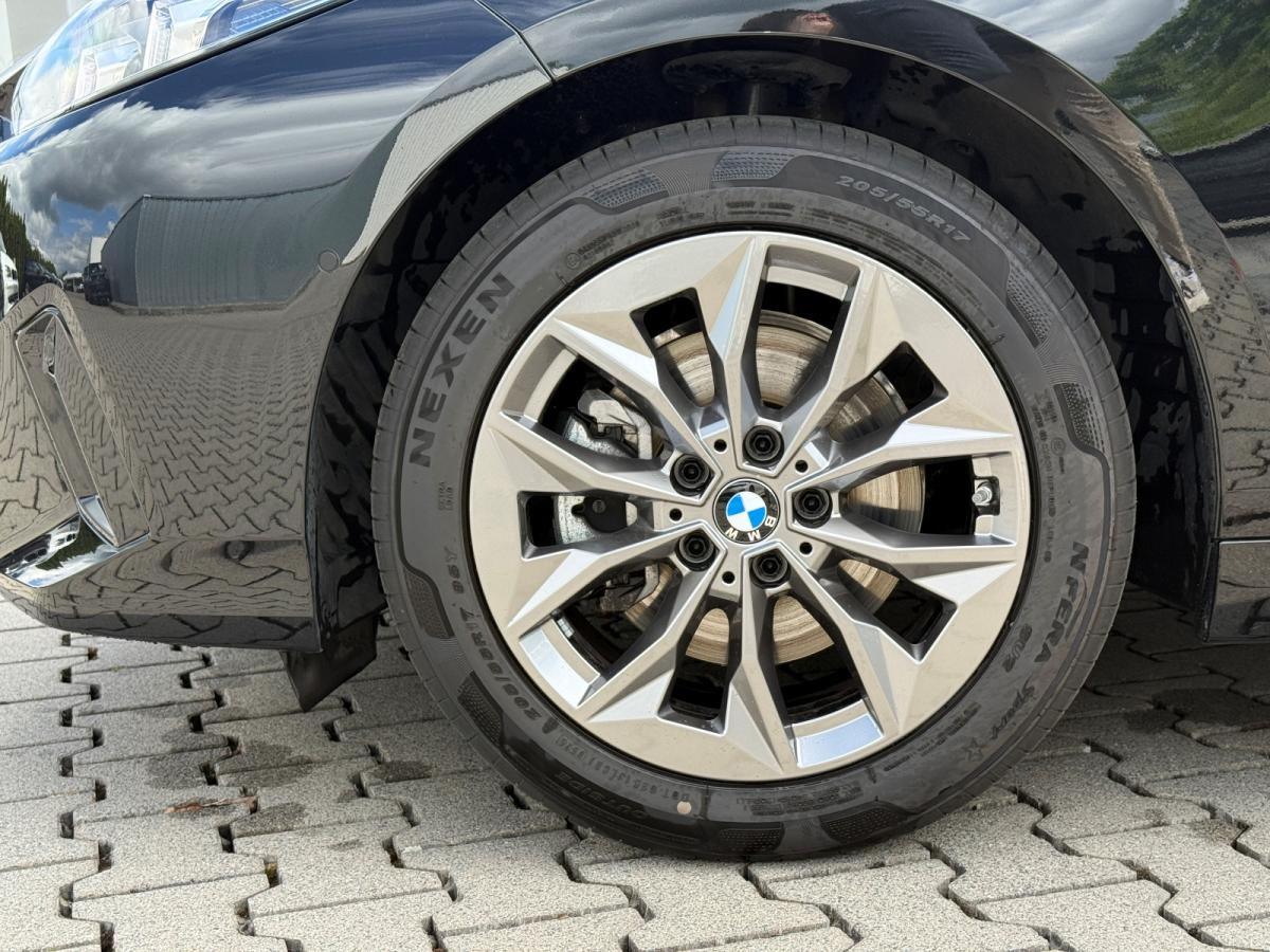 Originalaufnahme des Fahrzeugs Originalaufnahme des Fahrzeugs