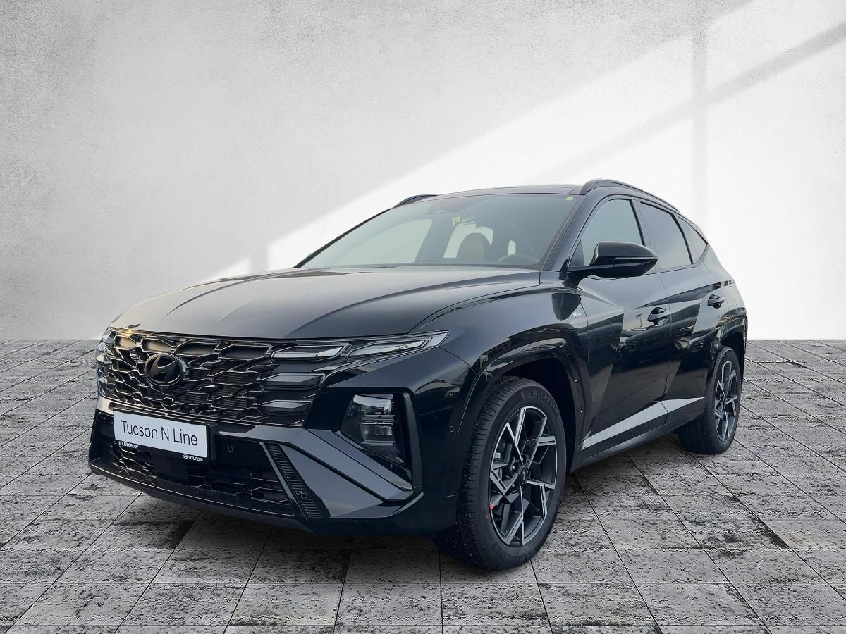 HYUNDAI TUCSON in Schwarz von vorne