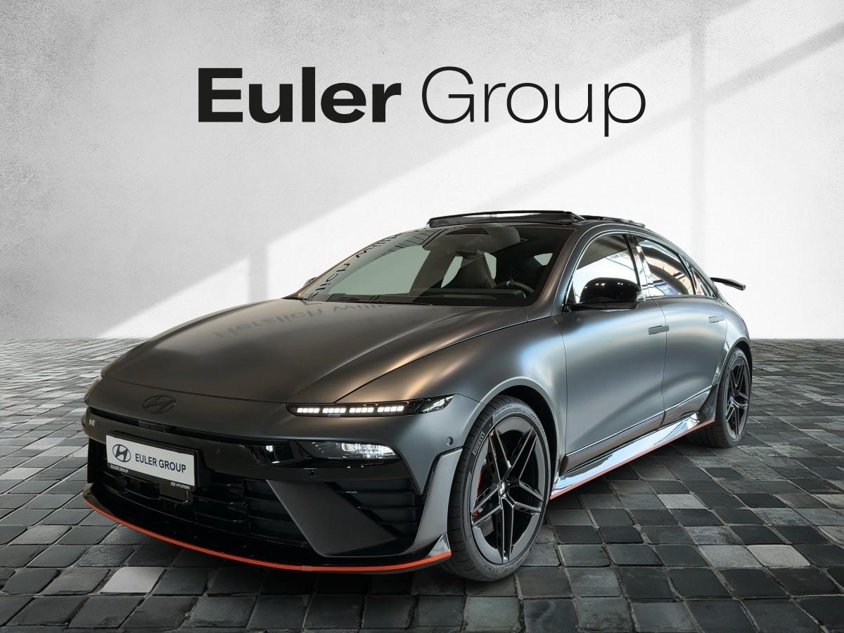 HYUNDAI IONIQ 6 in Grau von vorne HYUNDAI IONIQ 6 in Grau von vorne