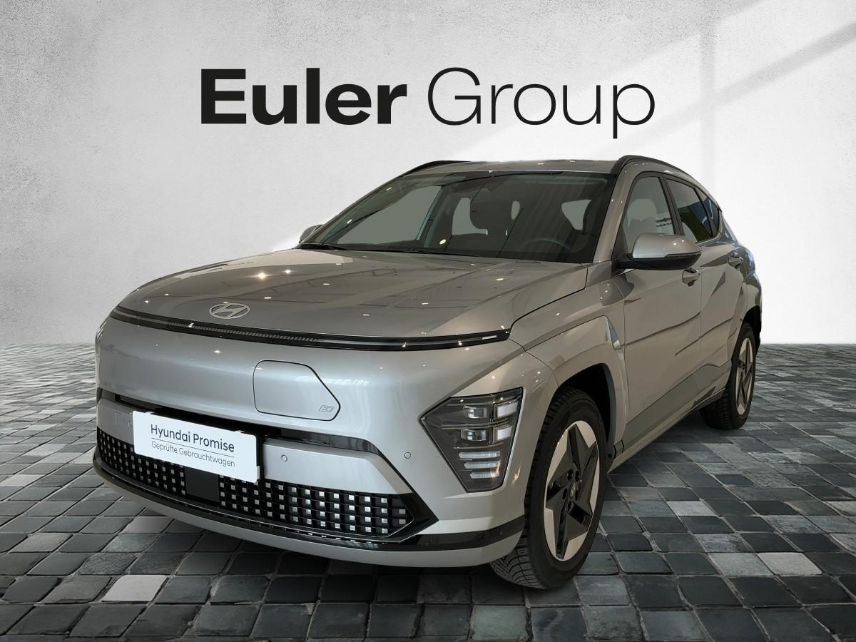 HYUNDAI KONA Elektro in Silber von vorne