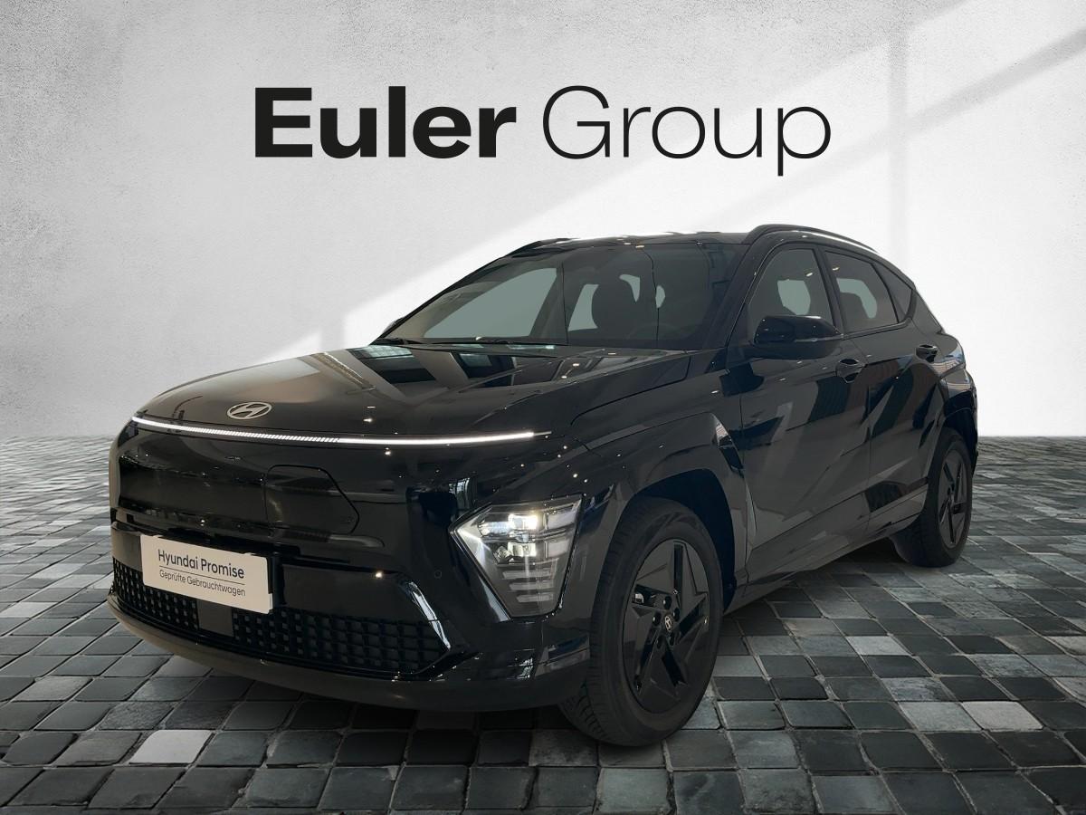 HYUNDAI KONA in Schwarz von vorne HYUNDAI KONA in Schwarz von vorne