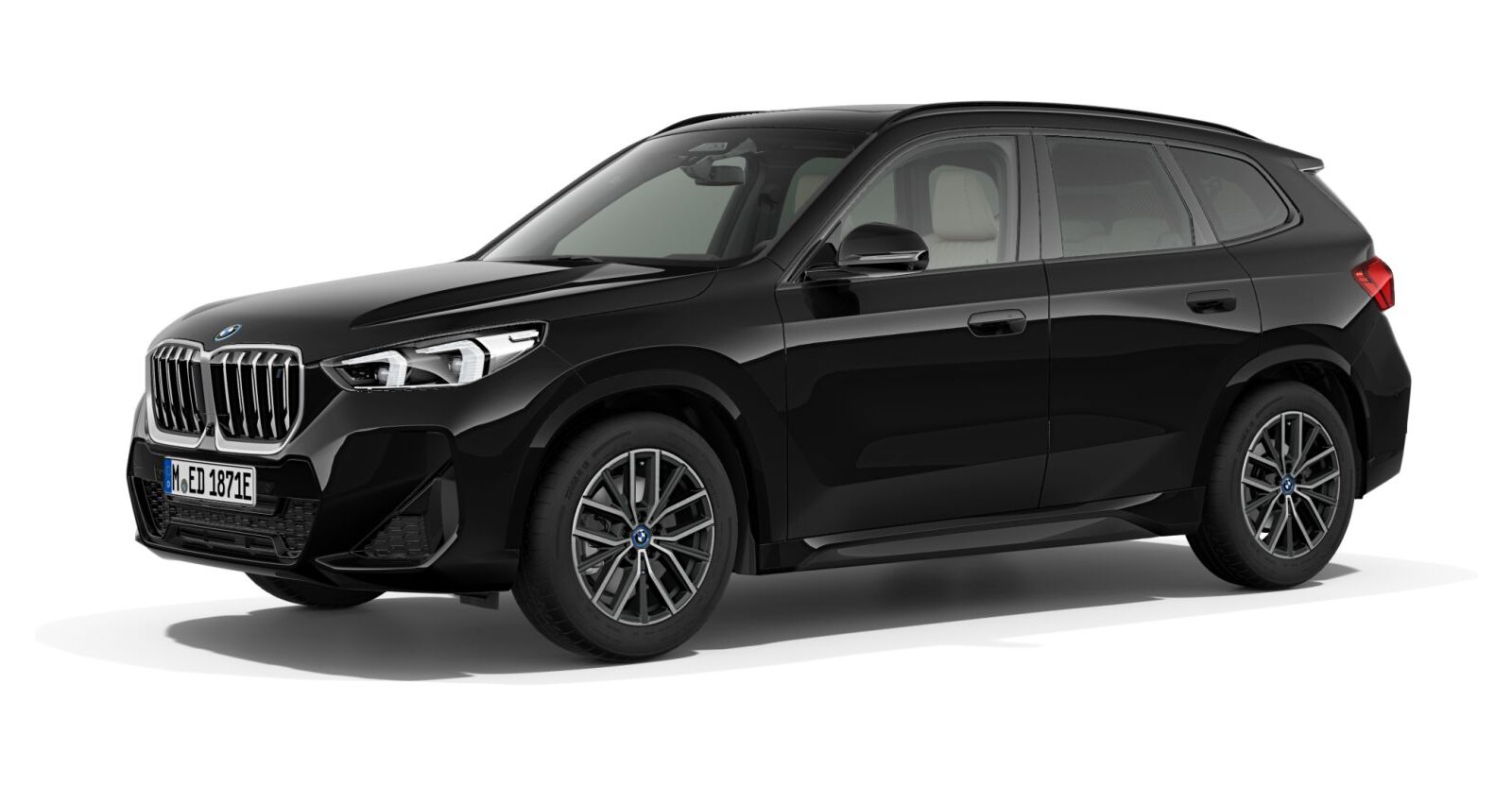 BMW iX1 xDrive30 in Schwarz von vorne