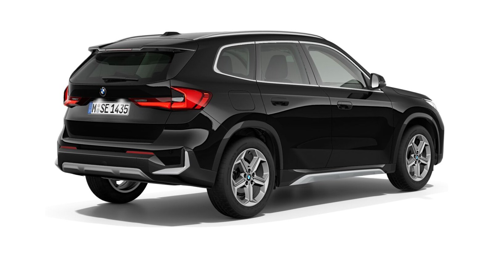 BMW BMW X in Schwarz von hinten