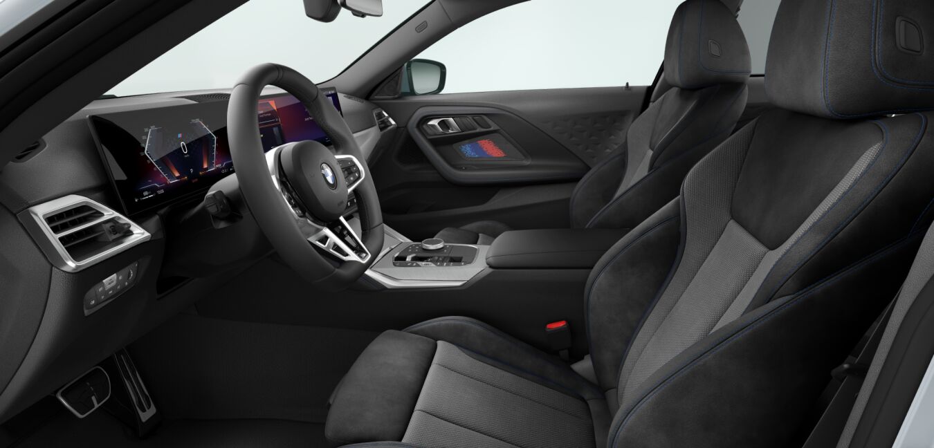 BMW BMW 2er im Innenraum seitlich BMW BMW 2er im Innenraum seitlich