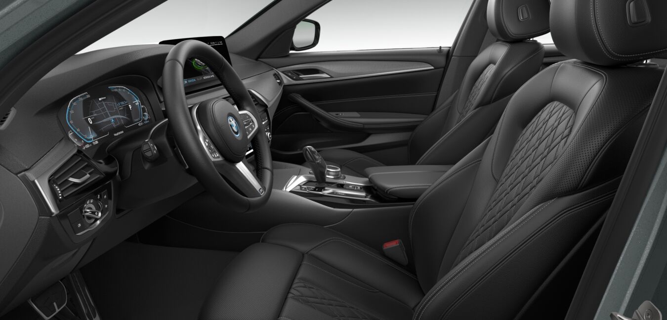 BMW BMW 5er im Innenraum seitlich BMW BMW 5er im Innenraum seitlich