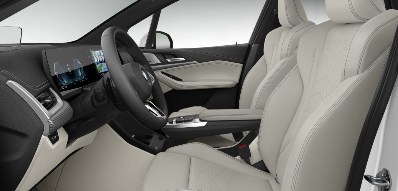BMW BMW 2er im Innenraum seitlich BMW BMW 2er im Innenraum seitlich