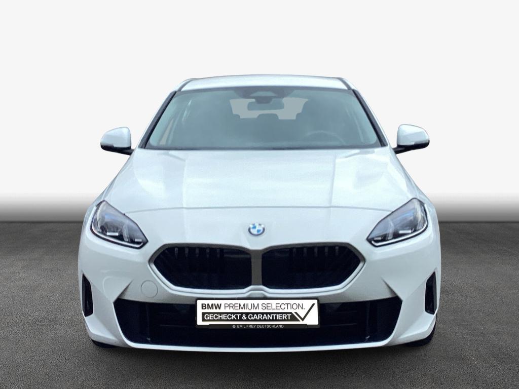 BMW 118d von vorne in Weiß
