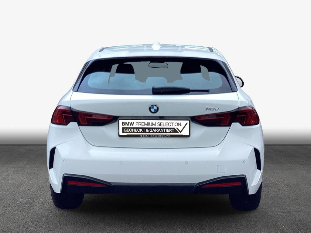 BMW 118d von hinten in Weiß