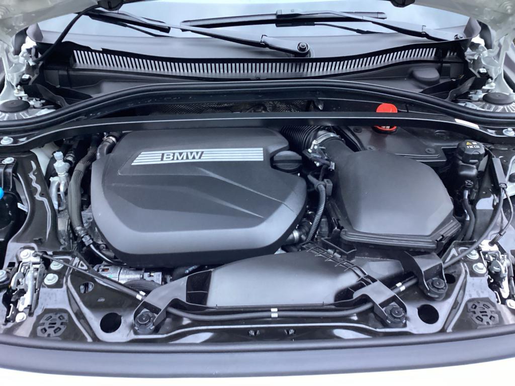 BMW 118d von vorne in Weiß