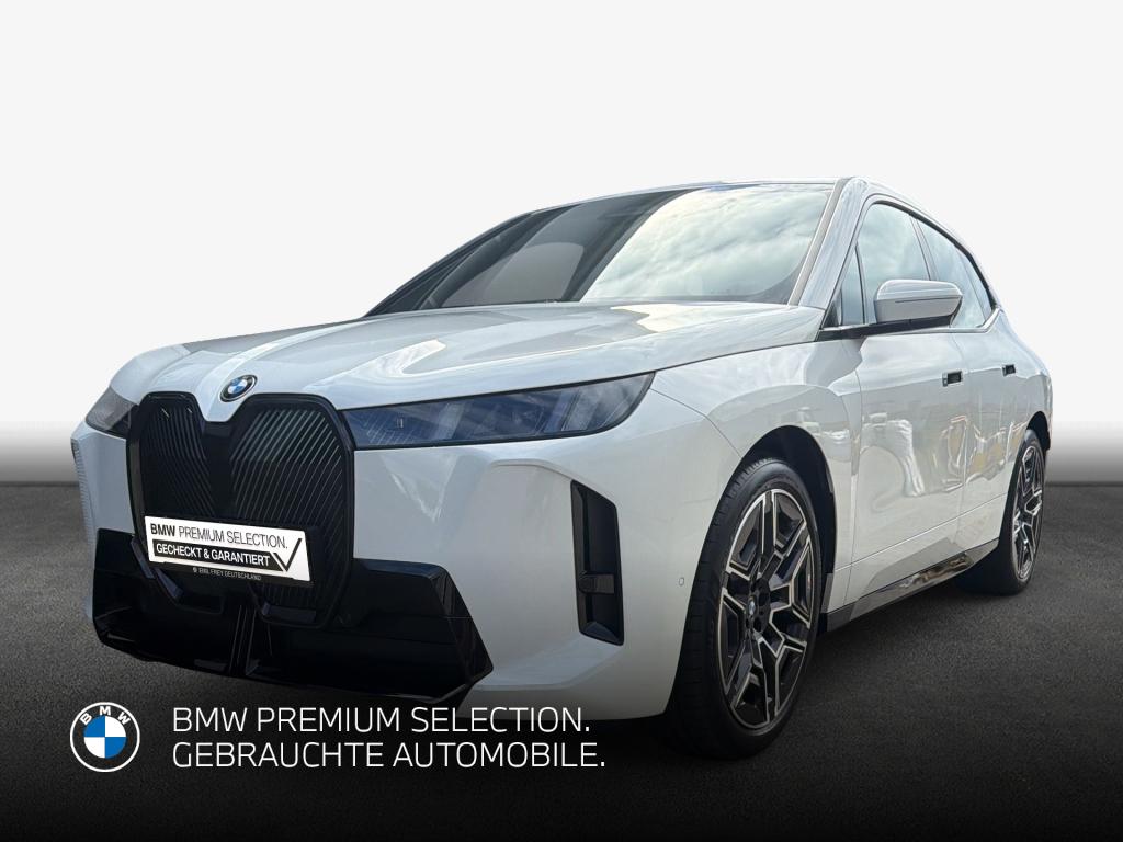 BMW iX xDrive45 Originalaufnahme BMW iX xDrive45 Originalaufnahme