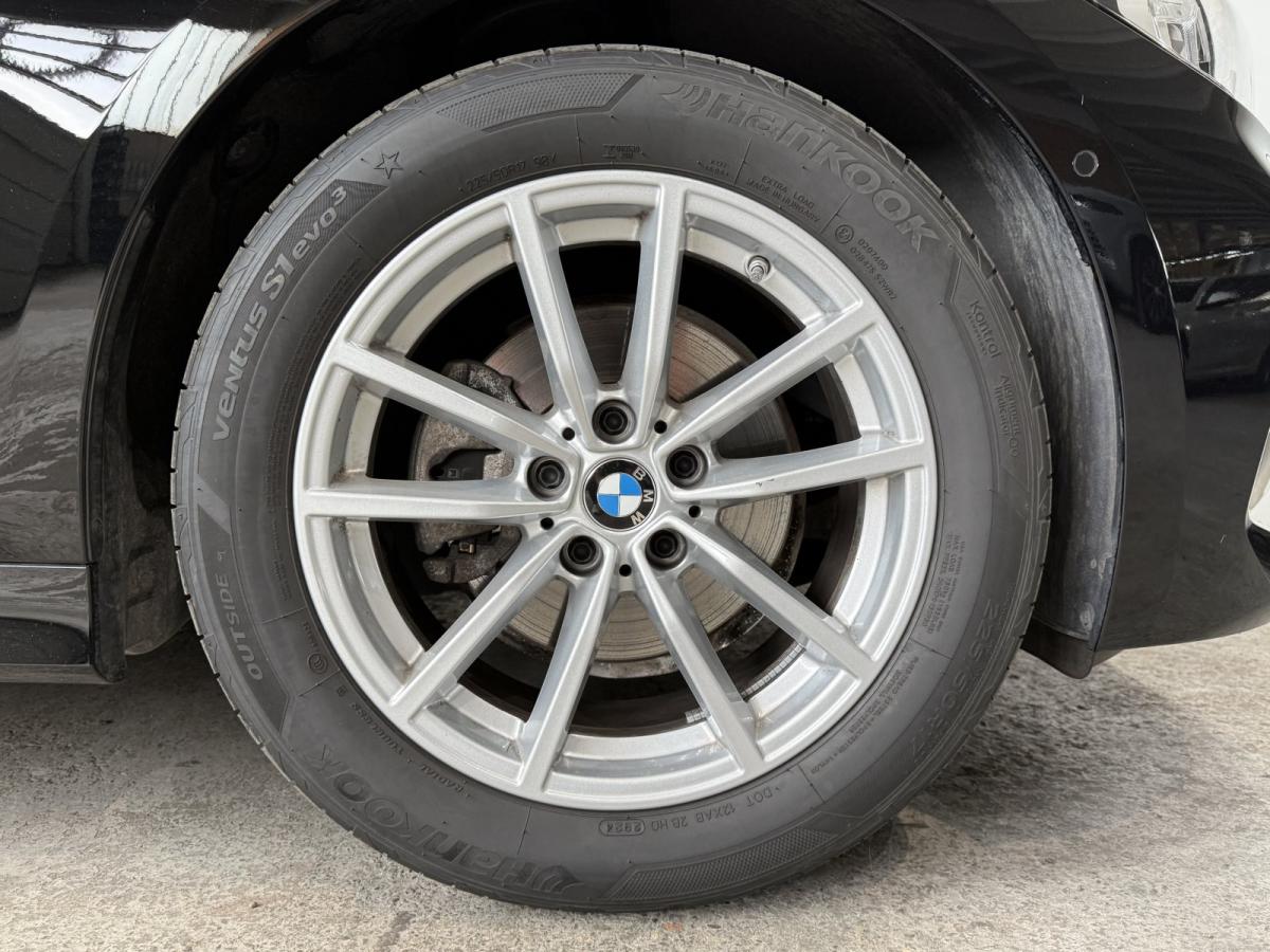 Originalaufnahme des Fahrzeugs Originalaufnahme des Fahrzeugs