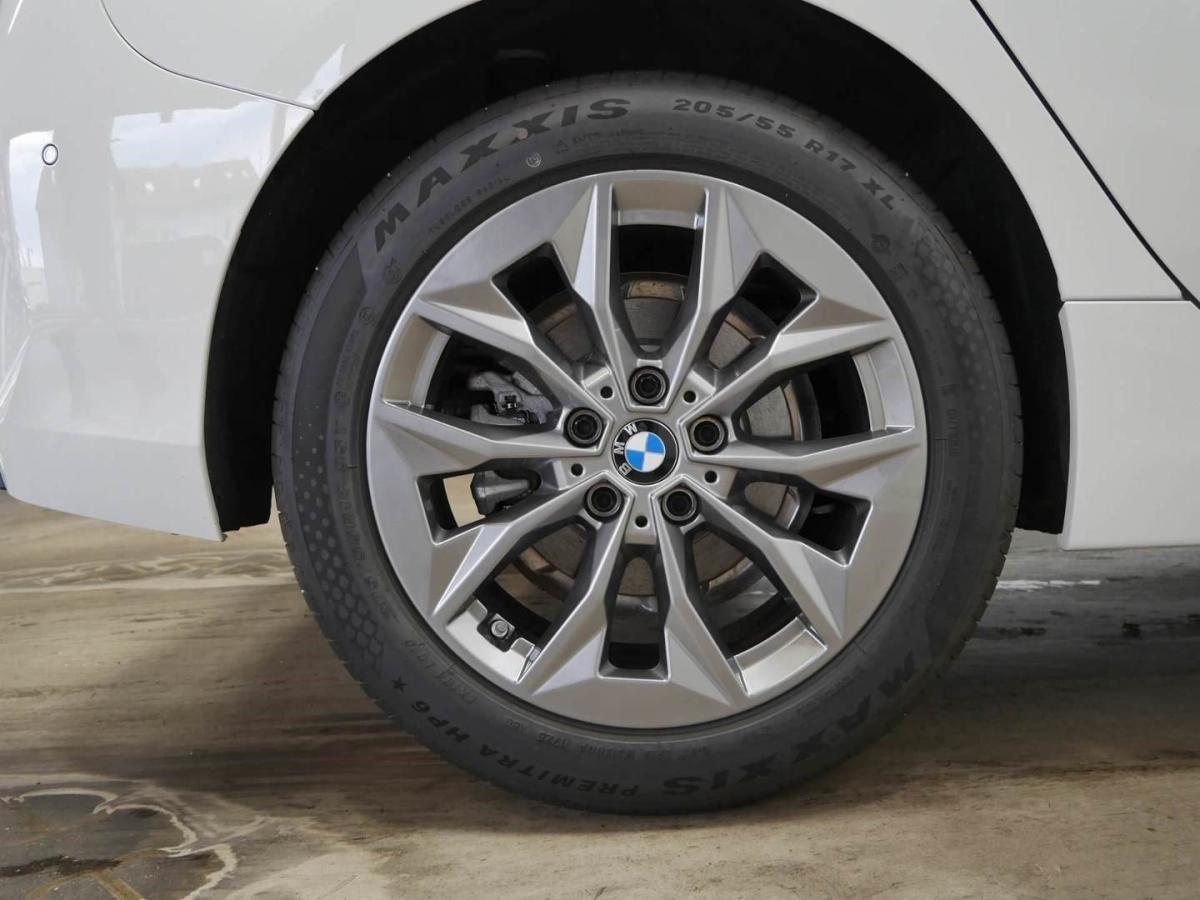 Originalaufnahme des Fahrzeugs Originalaufnahme des Fahrzeugs