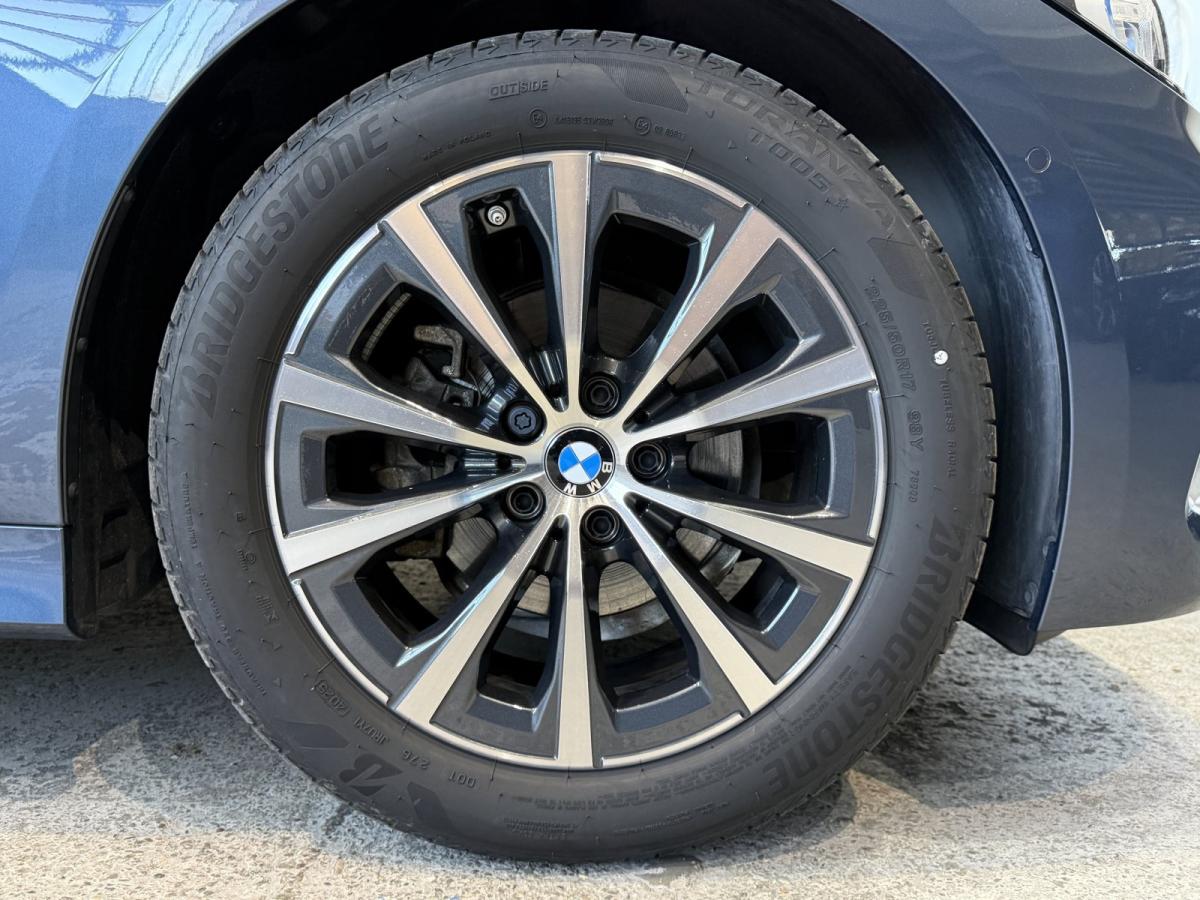Originalaufnahme des Fahrzeugs Originalaufnahme des Fahrzeugs