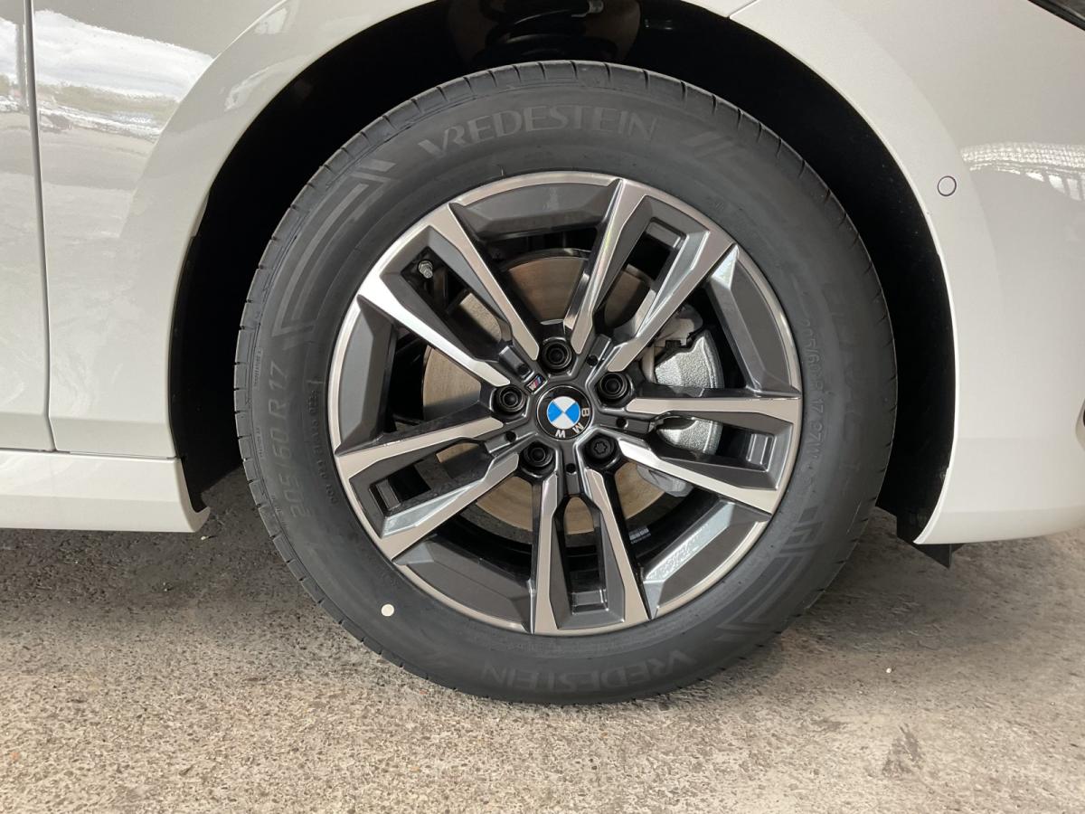 Originalaufnahme des Fahrzeugs Originalaufnahme des Fahrzeugs