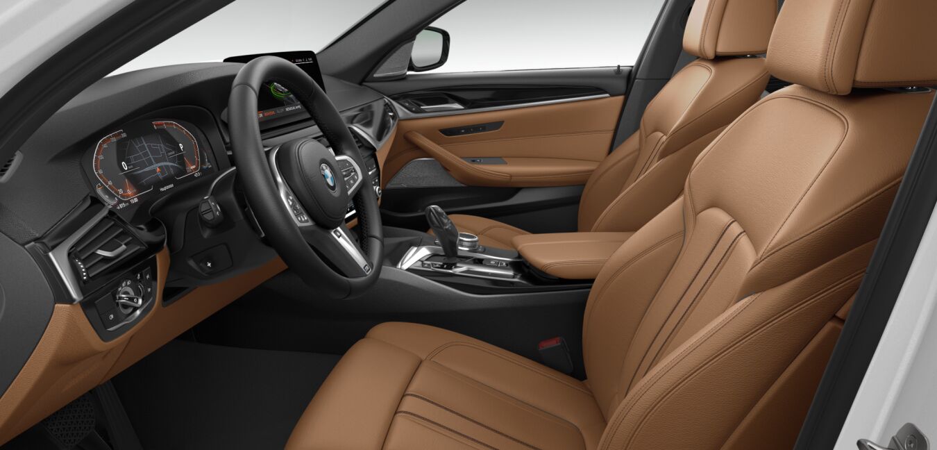 BMW BMW 5er im Innenraum seitlich BMW BMW 5er im Innenraum seitlich