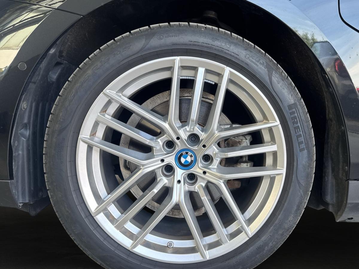 Originalaufnahme des Fahrzeugs Originalaufnahme des Fahrzeugs