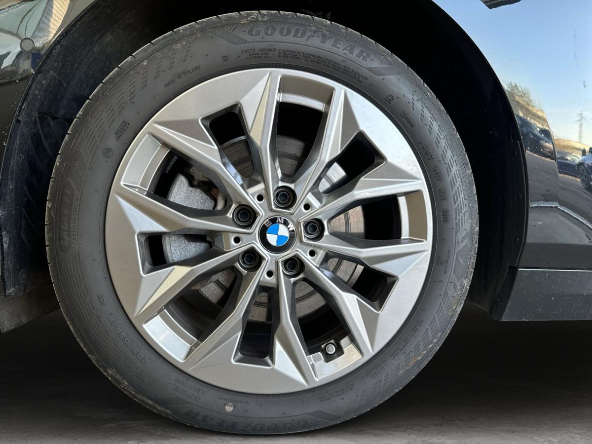 Originalaufnahme des Fahrzeugs Originalaufnahme des Fahrzeugs