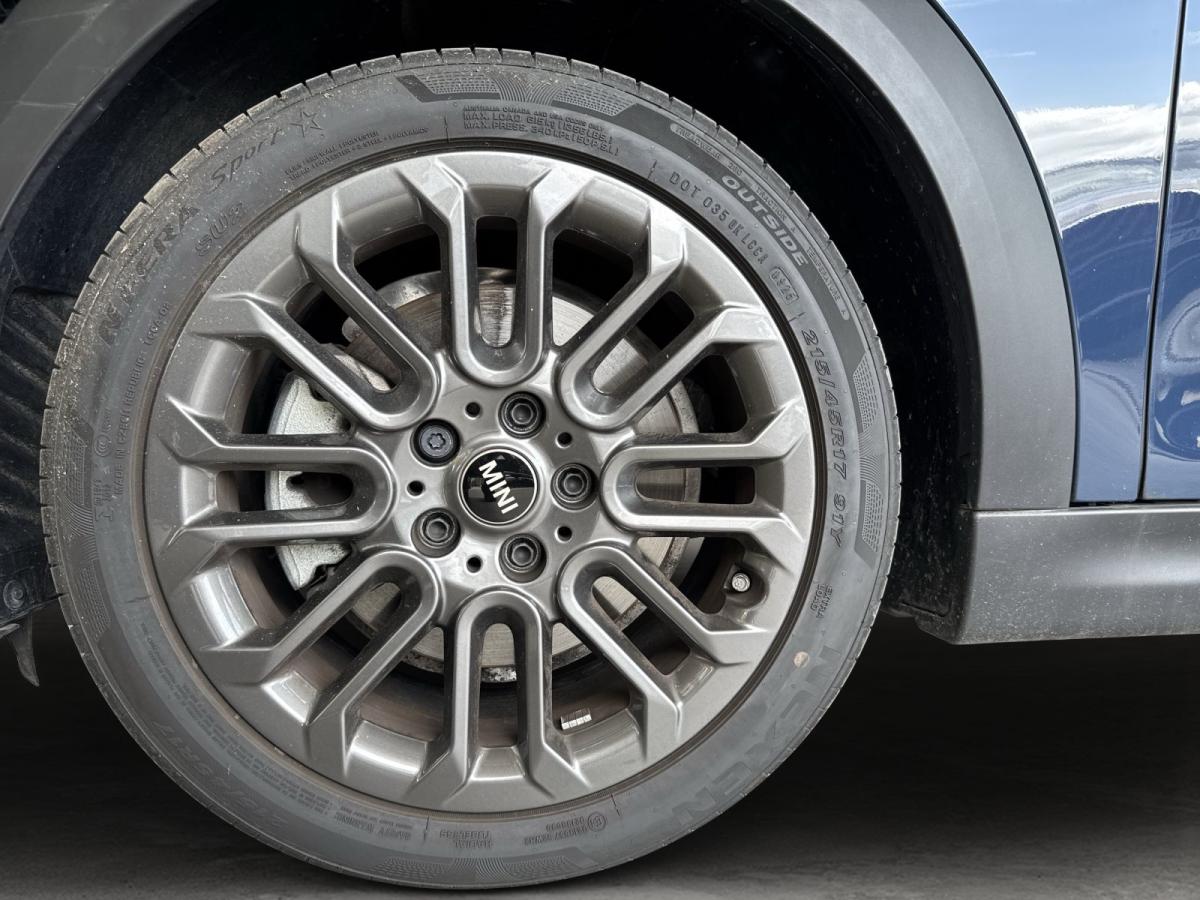 Originalaufnahme des Fahrzeugs Originalaufnahme des Fahrzeugs