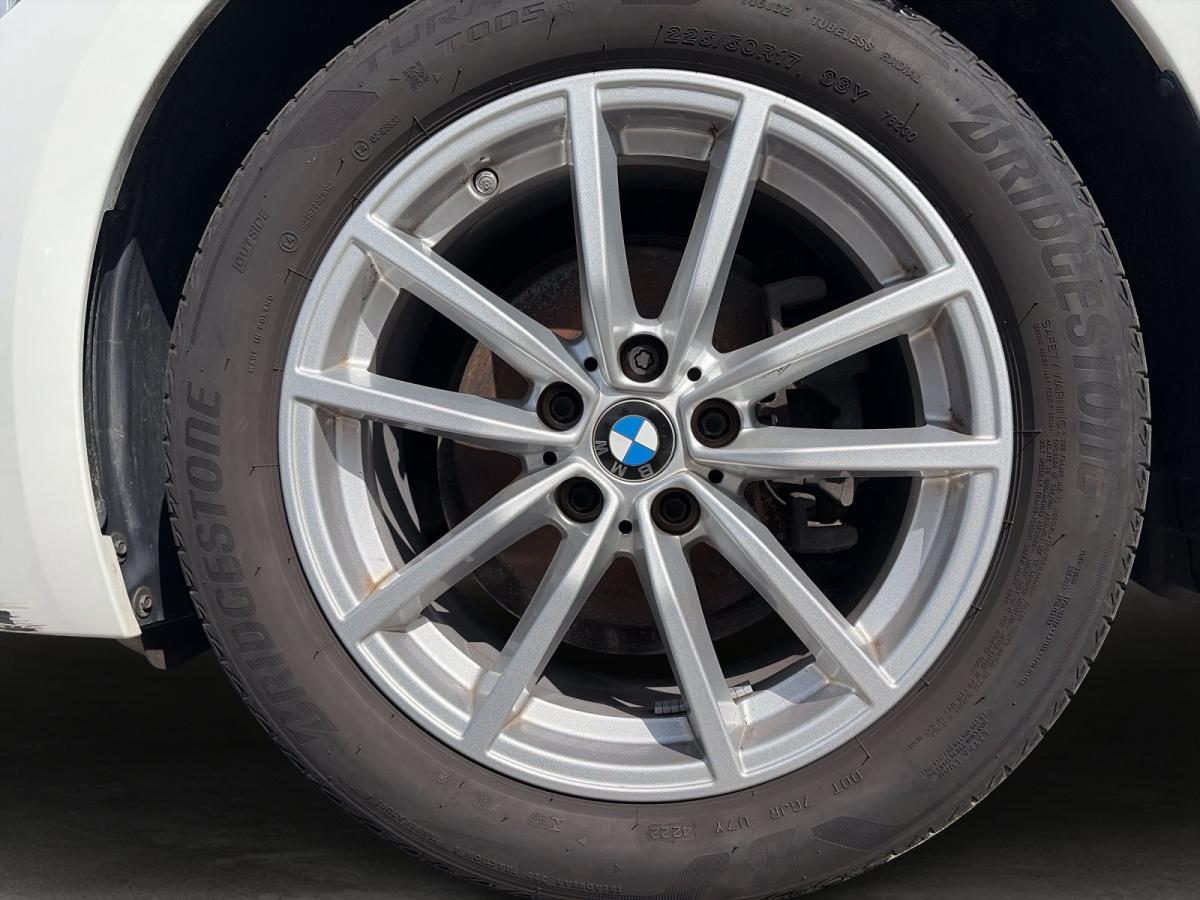 Originalaufnahme des Fahrzeugs Originalaufnahme des Fahrzeugs