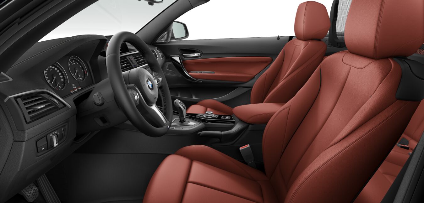 BMW BMW 2er im Innenraum seitlich BMW BMW 2er im Innenraum seitlich