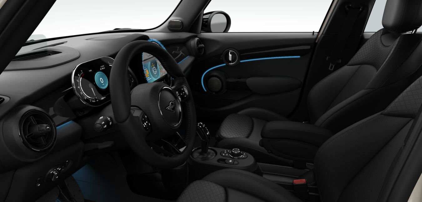 MINI MINI 5-T&uuml;rer im Innenraum seitlich