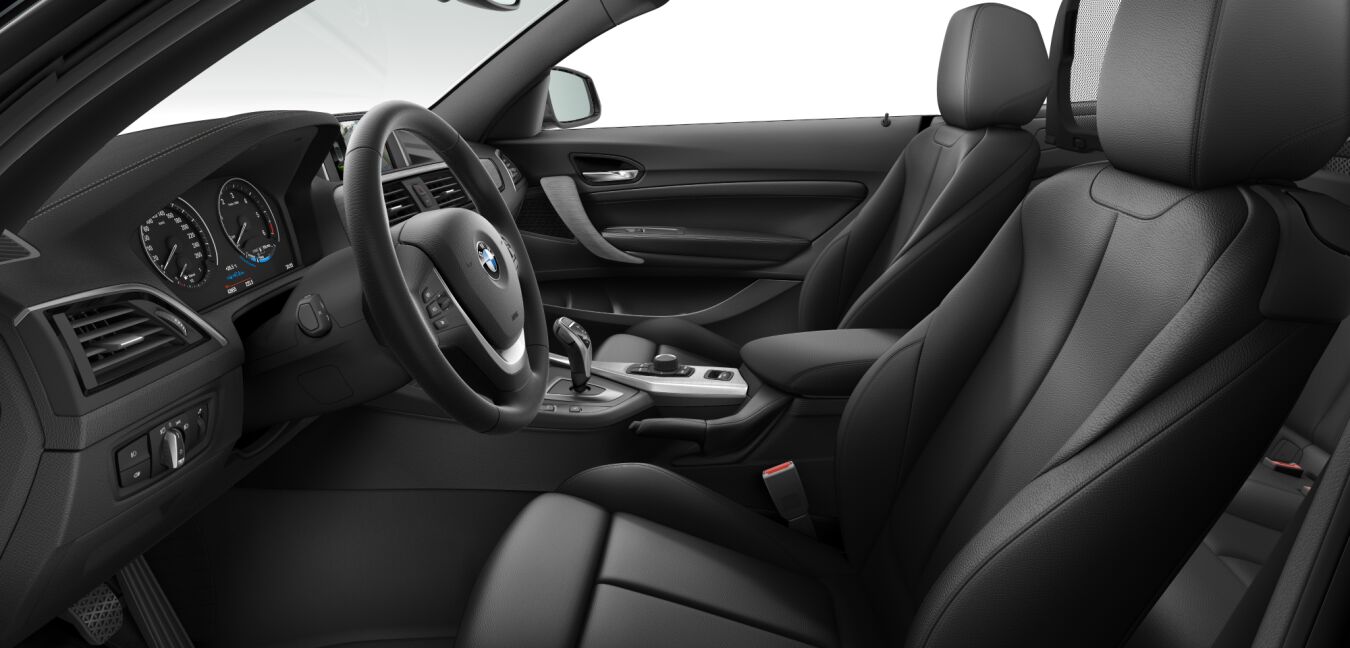 BMW BMW 2er im Innenraum seitlich BMW BMW 2er im Innenraum seitlich